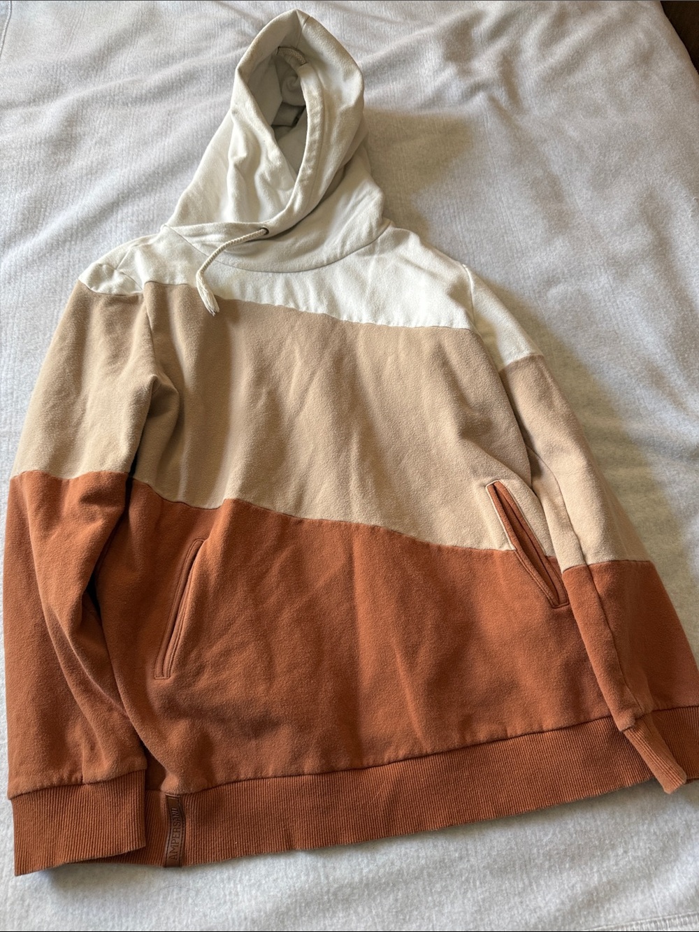 AMPERSAND AVE Colorblock Hoodie in Cream, Tan & Rust